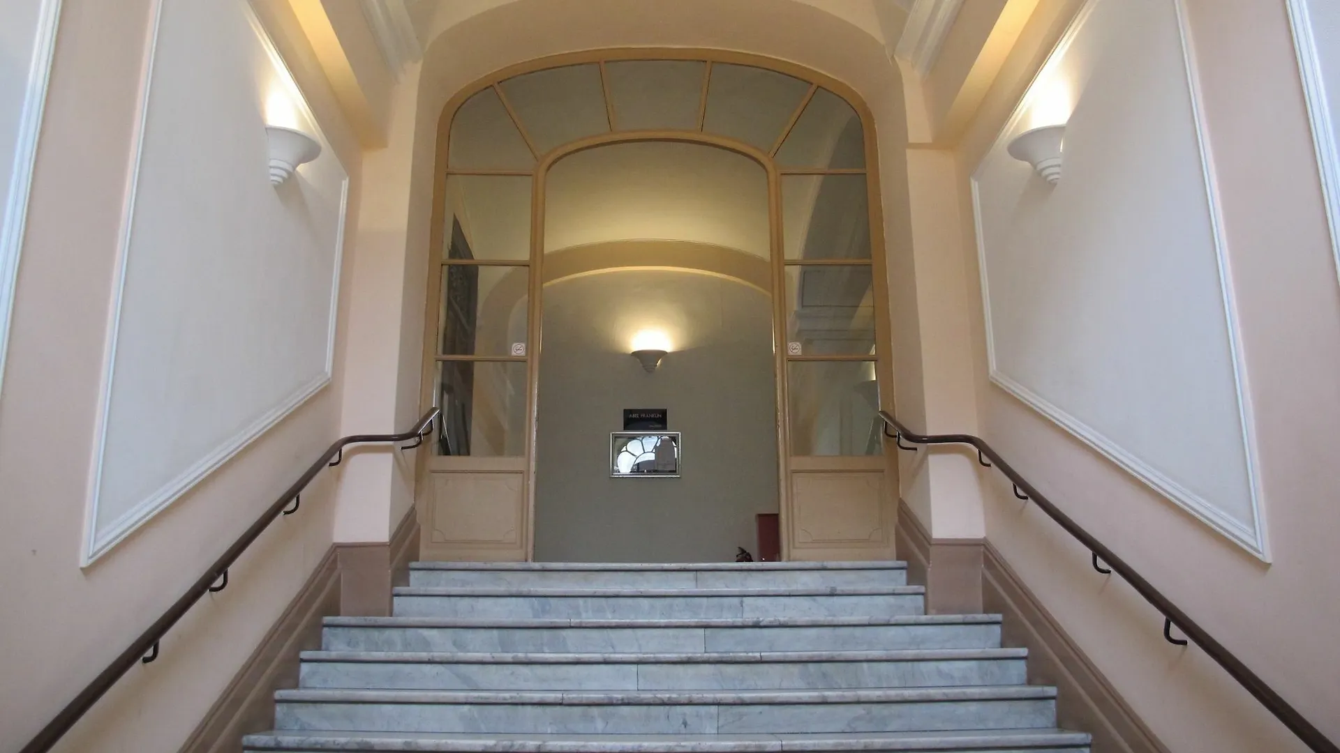 Apartament Appartements Nice Centre Carre D'Or Francja