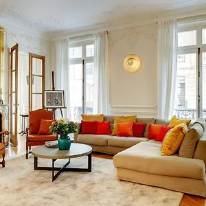 In A Great Location Close To The Eiffel Tower Apartament Paryż